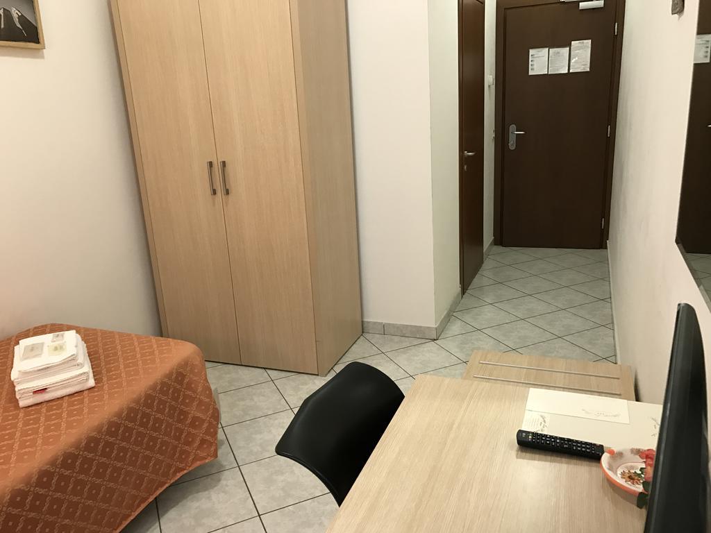 巴迪亚尔皮诺 阿雷佐波斯塔旅馆酒店 外观 照片