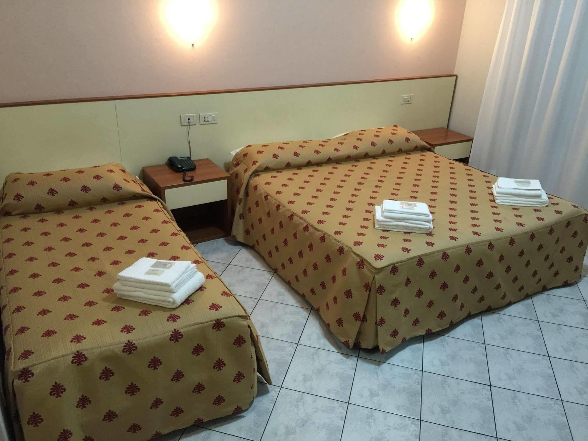 巴迪亚尔皮诺 阿雷佐波斯塔旅馆酒店 外观 照片